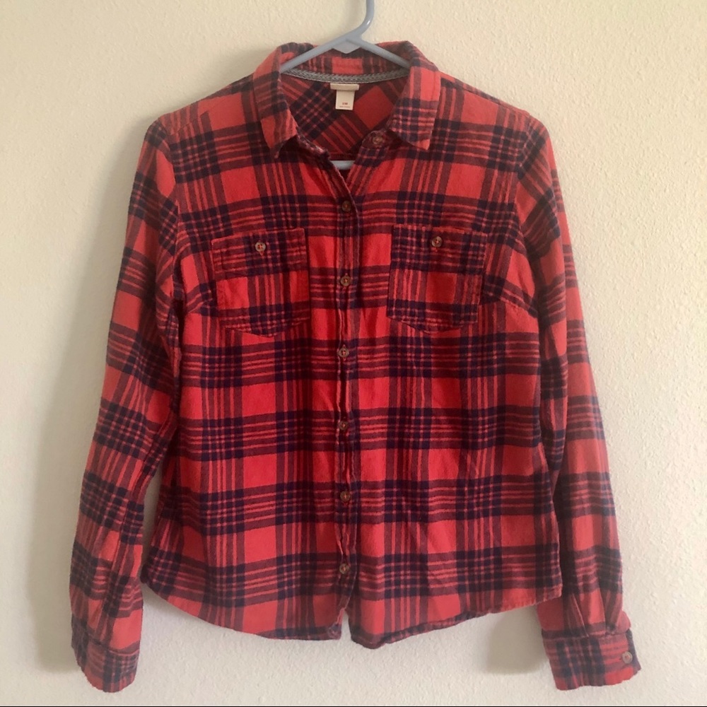 Xhilaration red and navy flannel button down shirt